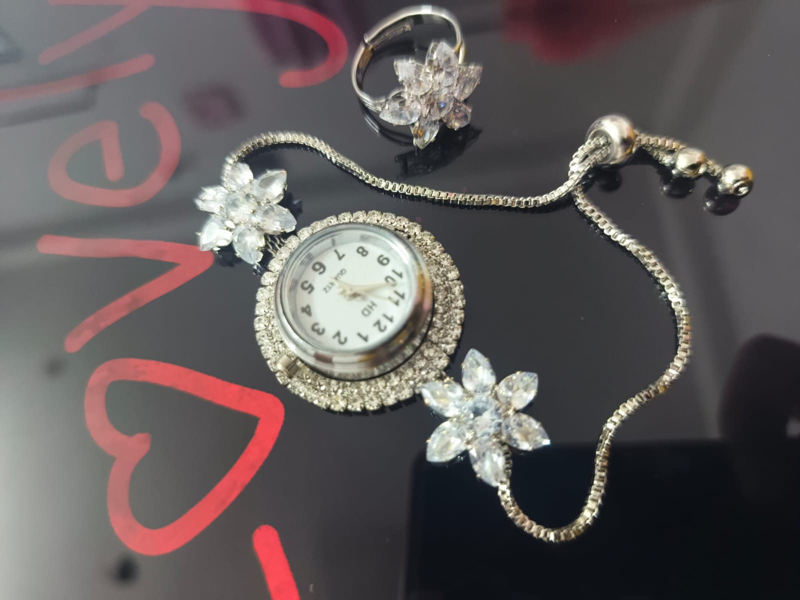 Elegent Crystal Bloom Women's Bracelet Watch