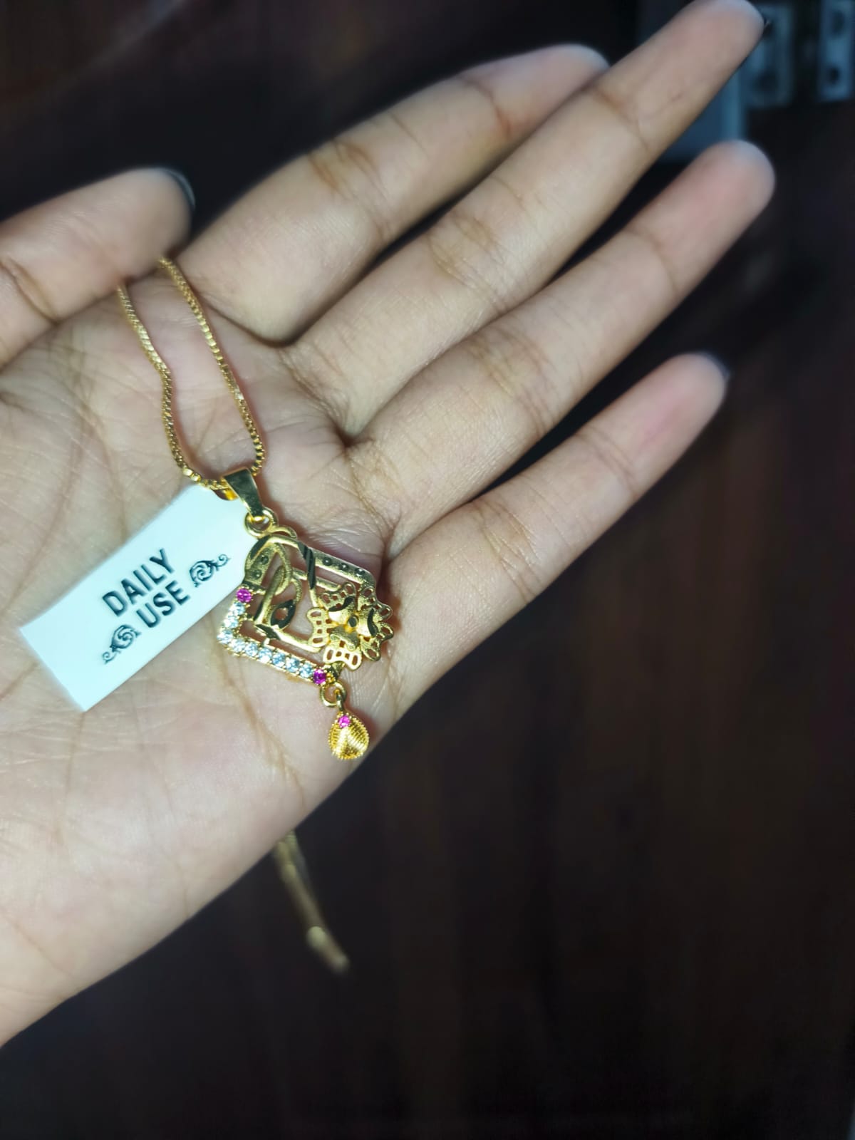 Luxury Gold-Plated Floral Square Pendant Jewelry Set for Women