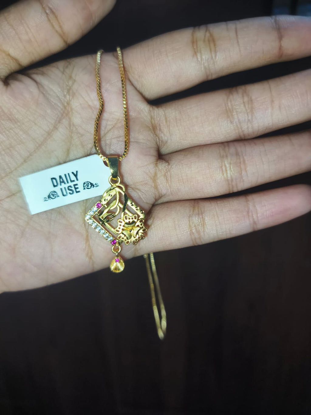 Luxury Gold-Plated Floral Square Pendant Jewelry Set for Women