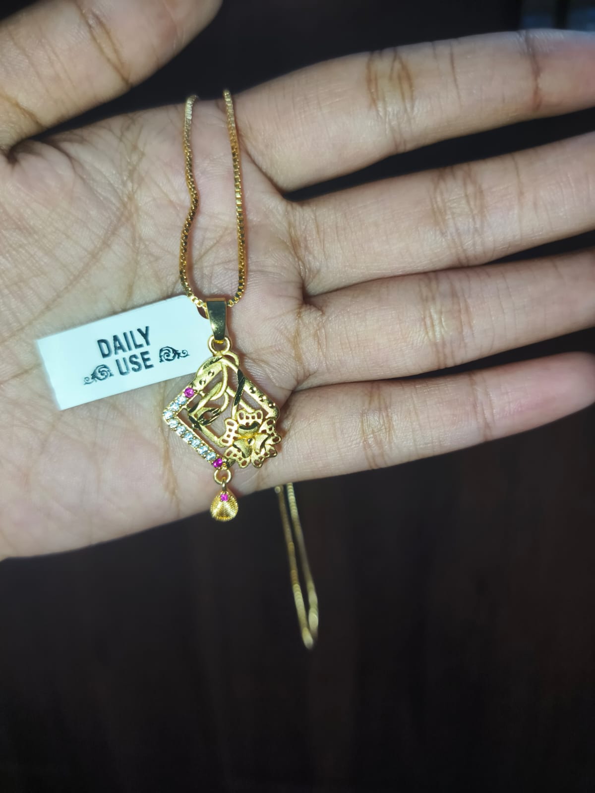 Luxury Gold-Plated Floral Square Pendant Jewelry Set for Women