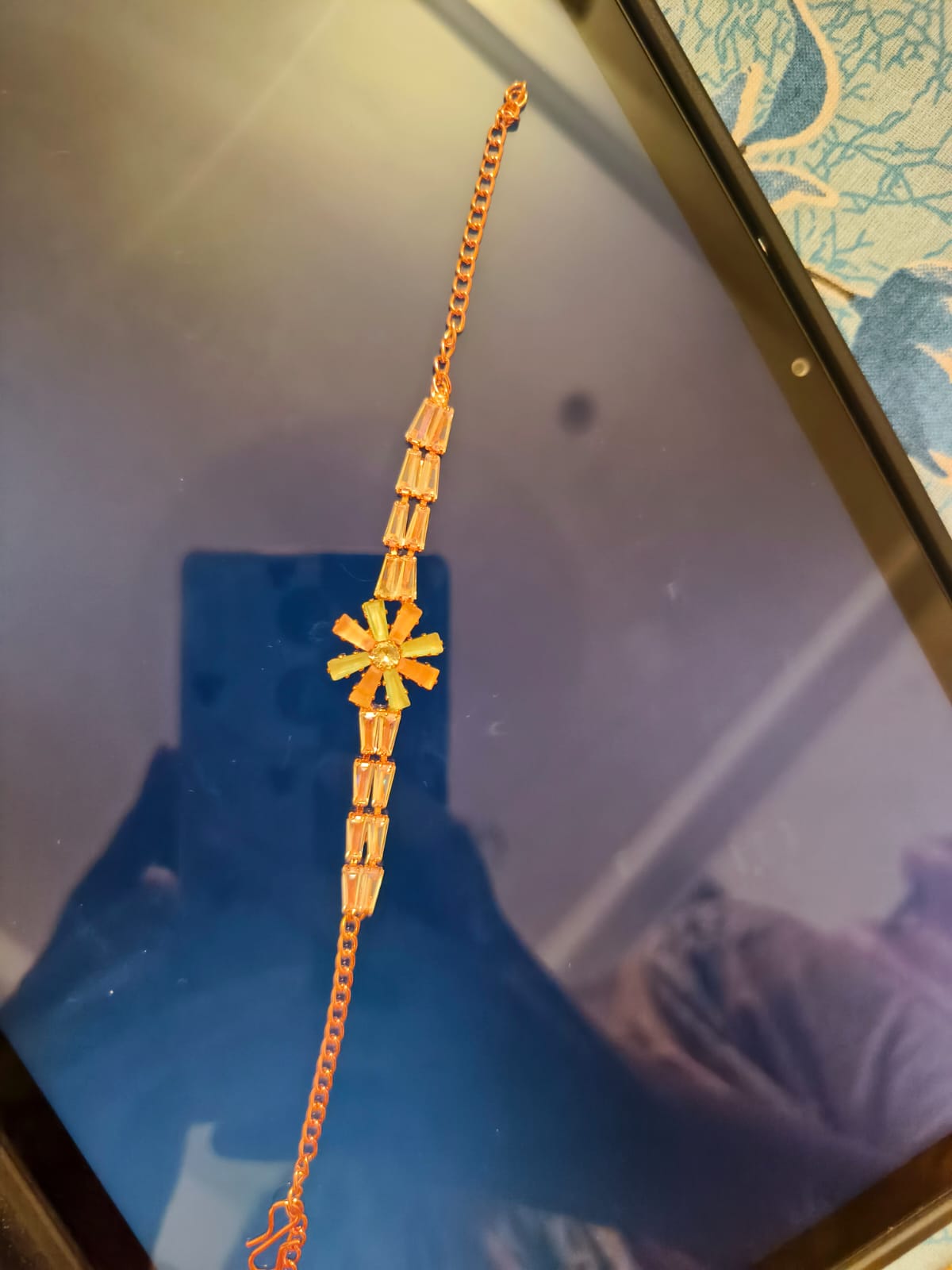 Elegant flower link bracelet for women